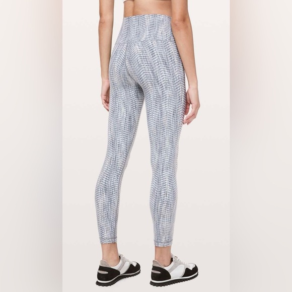 Lululemon Wunder Under - Picture 3 of 16